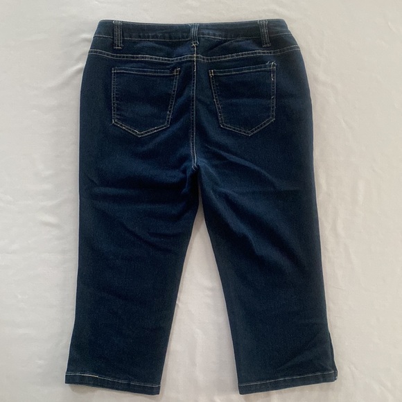 Blue Identity Women’s size 10P 10 Petite denim blue Jean capris - Picture 3 of 7
